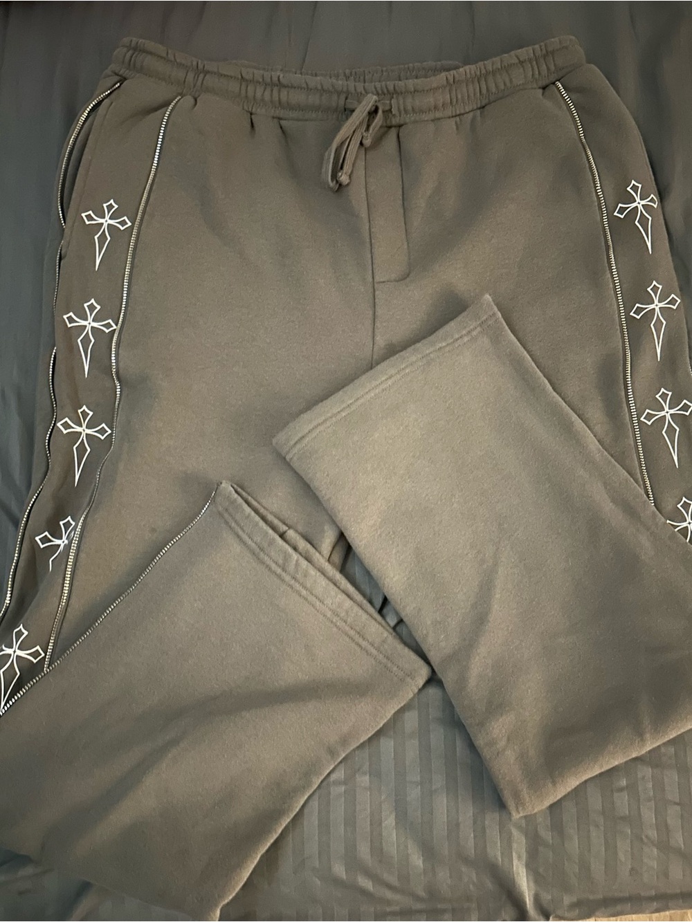 Men's Olive Green Casual Drawstring Sweat Pants with Side Cross Trim